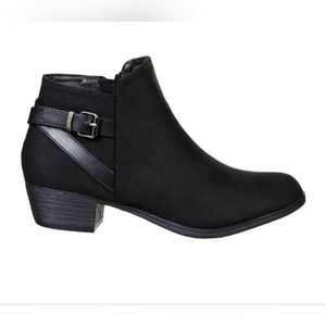 Women's black ankle bootie/boot